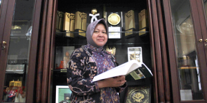 Wali Kota Surabaya Raih Penghargaan The World Mayor Prize_2015-02-05 09-59-42_Wali_Kota_Surabaya_Raih_Penghargaan_The_World